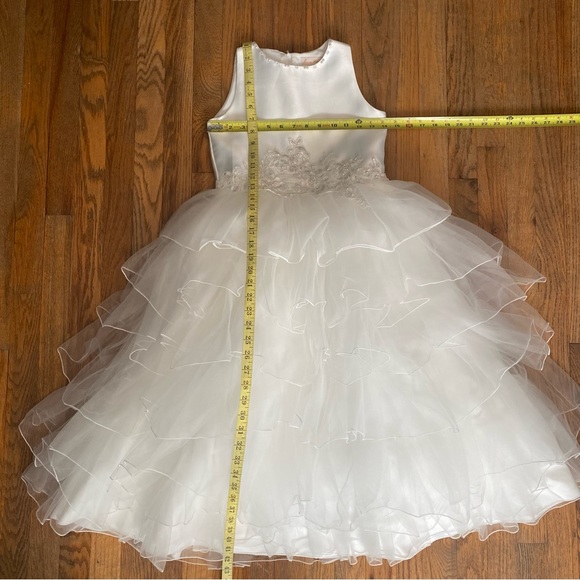 Communion or Flower Girl Dress (Off White) Girls Size 10 with veil and tiara - Picture 10 of 16